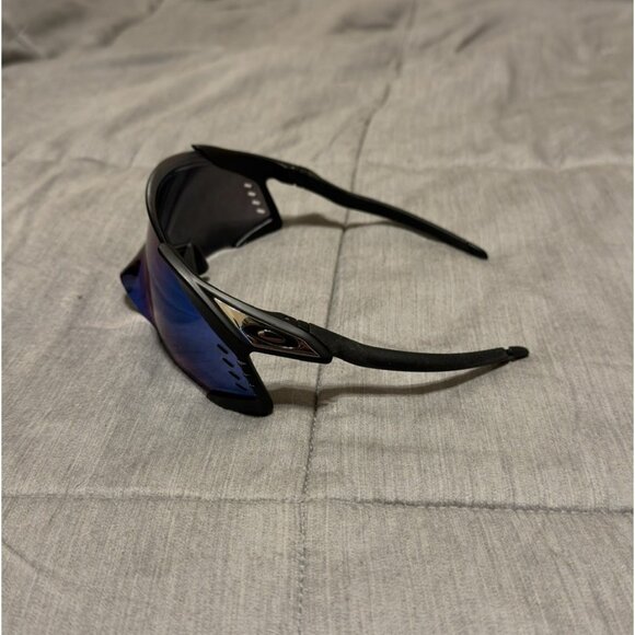 Oakley Velo Kato Men’s Sunglasses Matte Black Frame / PRIZM Blue / Green Lens - Picture 2 of 5